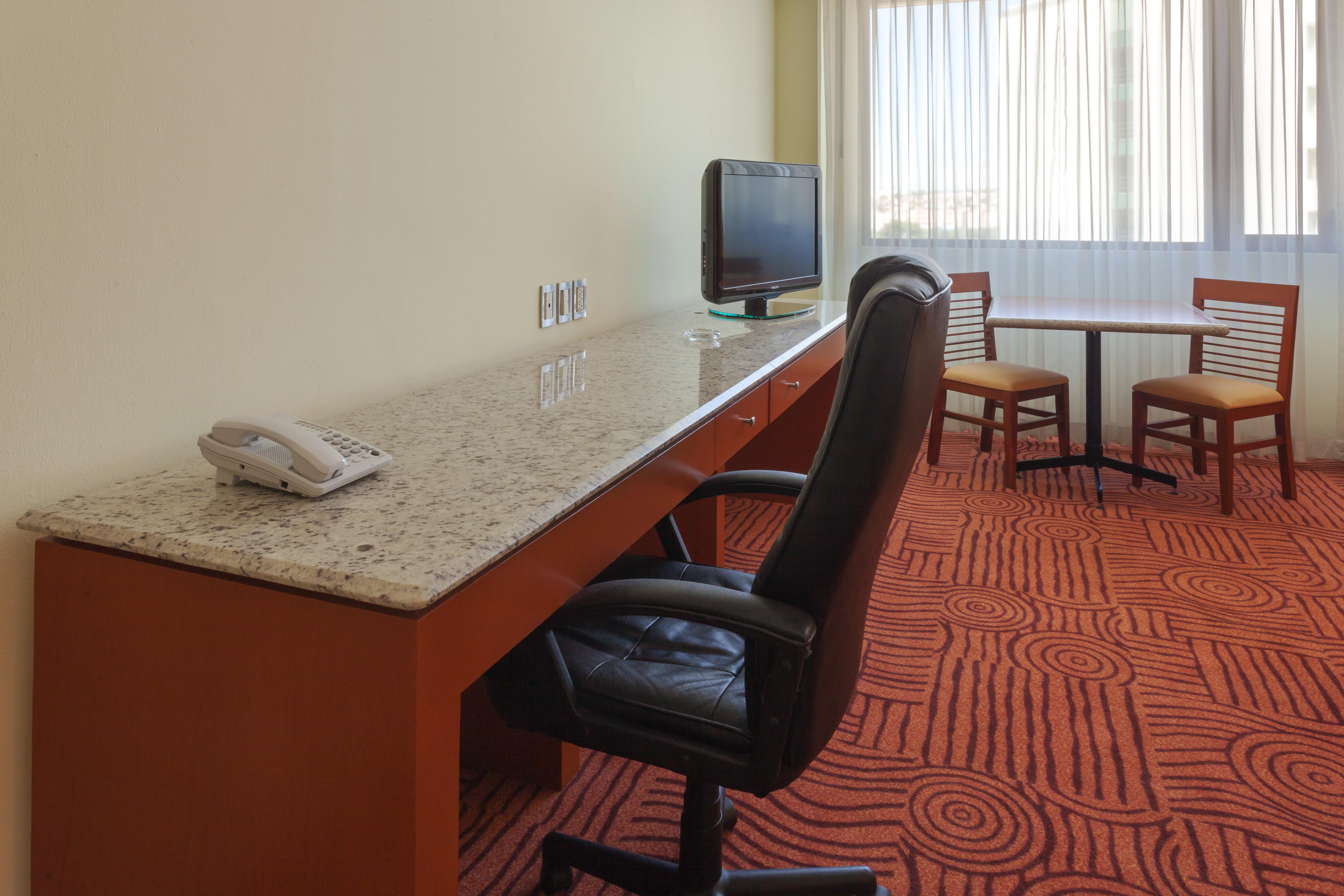 Holiday Inn Puebla Finsa By Ihg Buitenkant foto