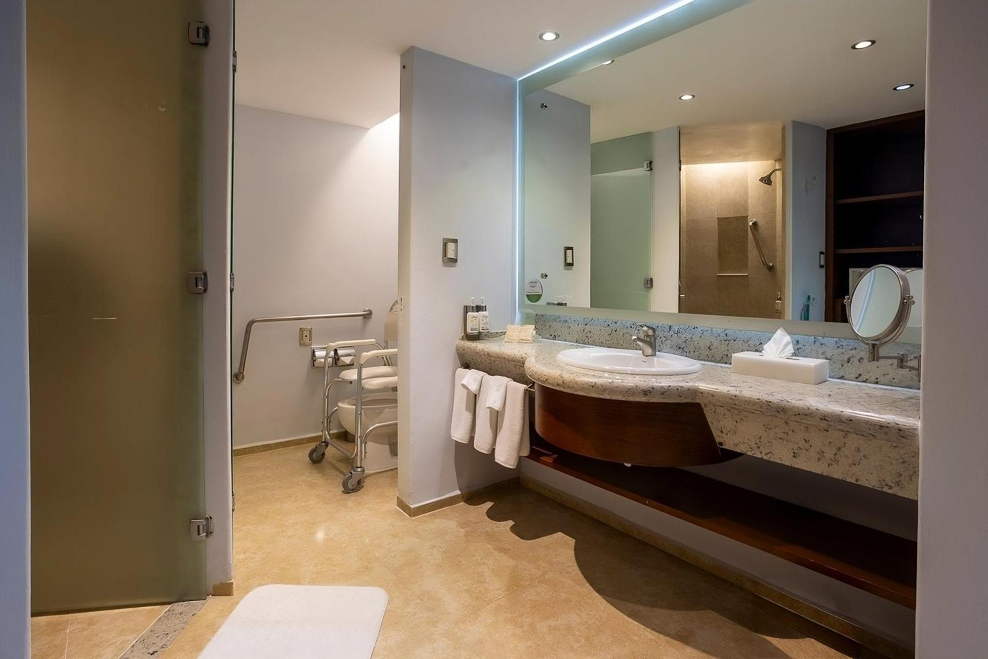 Holiday Inn Puebla Finsa By Ihg Buitenkant foto