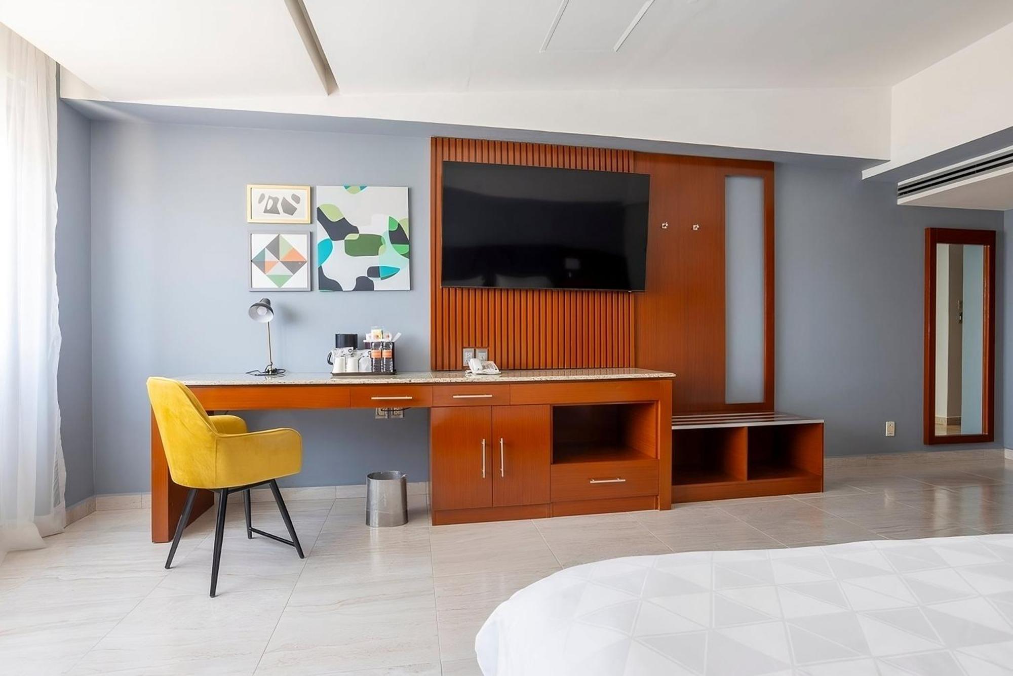 Holiday Inn Puebla Finsa By Ihg Buitenkant foto