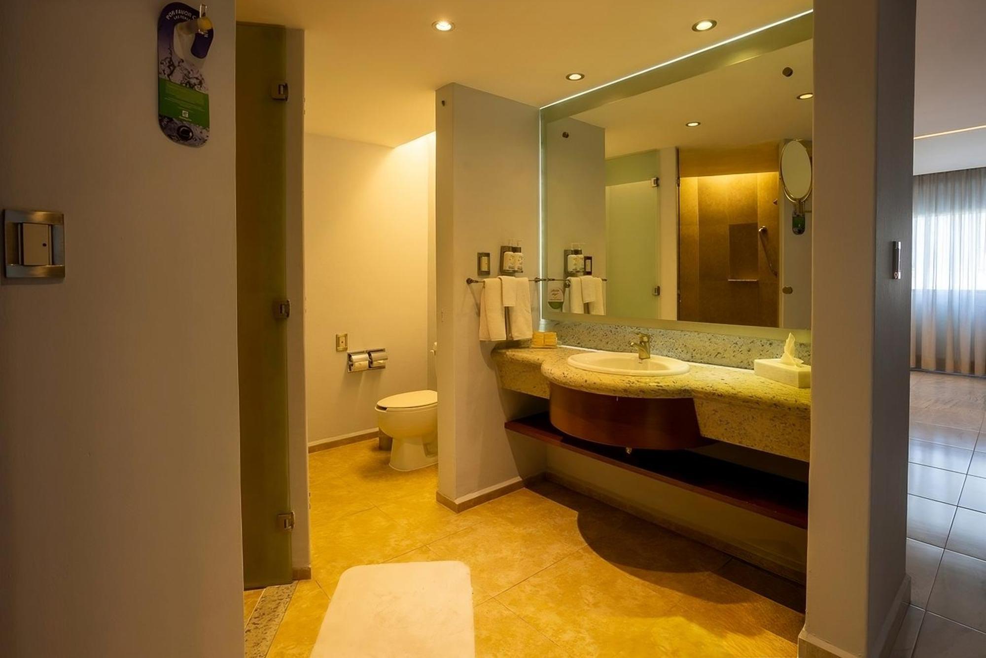 Holiday Inn Puebla Finsa By Ihg Buitenkant foto
