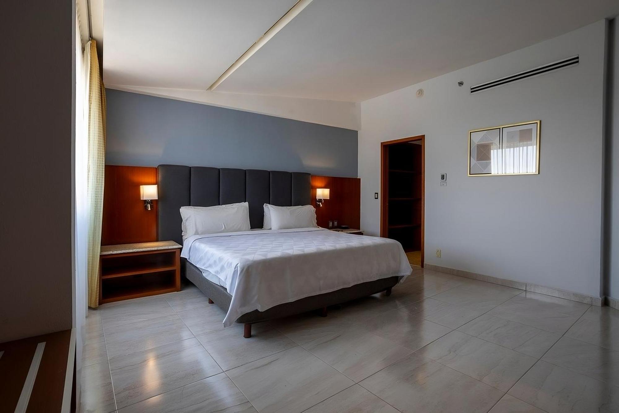 Holiday Inn Puebla Finsa By Ihg Buitenkant foto